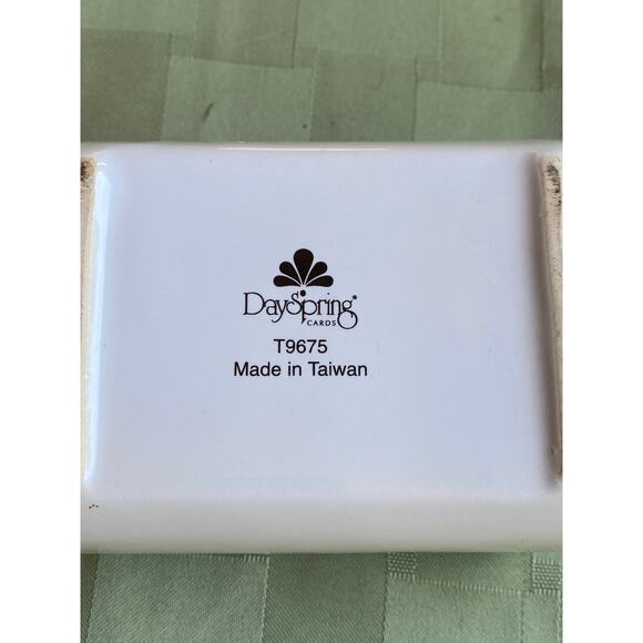 DaySpring Ceramic Angel Trinket box with Lid and Scripture Verse Cards T9675 - Picture 12 of 12